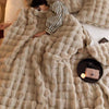 Pluche Nepbont Deken - SnuggleFur Collectie