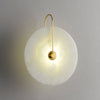 Wandgemonteerde LED-lamp in alabasterafwerking