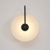 Wandgemonteerde LED-lamp in alabasterafwerking