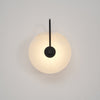 Wandgemonteerde LED-lamp in alabasterafwerking
