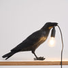Raven-geïnspireerde hars tafellamp