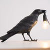 Raven-geïnspireerde hars tafellamp